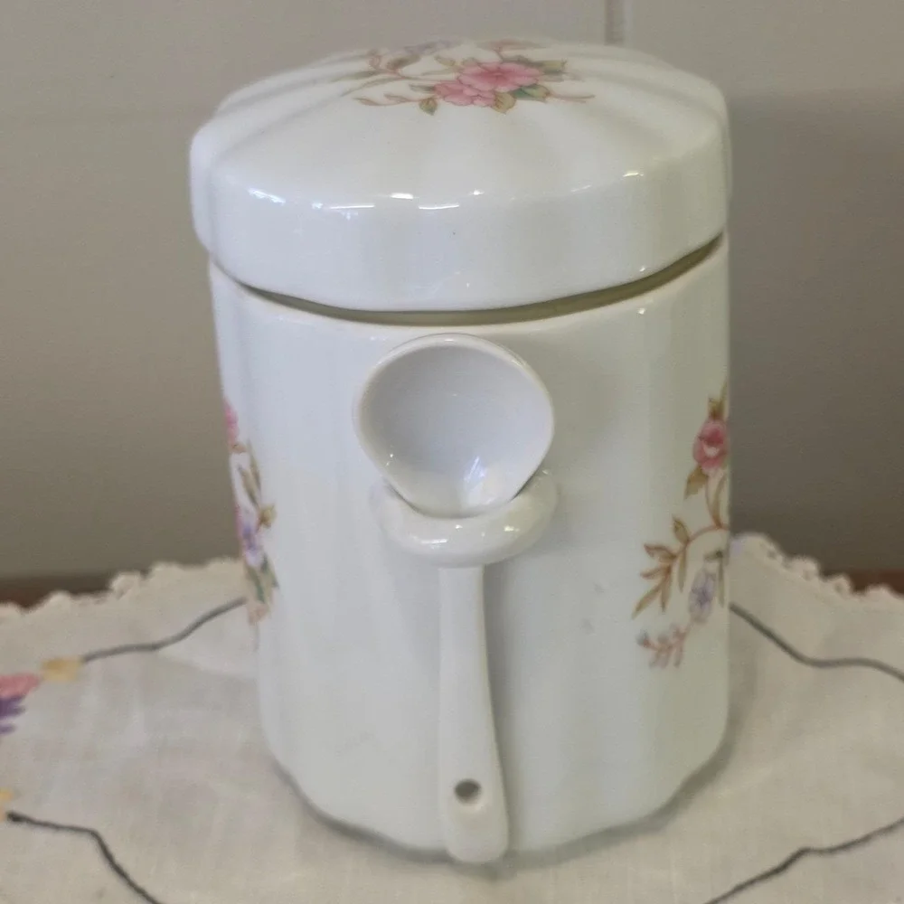 CLEARANCE 💲6️⃣ Porcelain Tea Jar‎ Spoon Floral Design Lidded Container Feminine